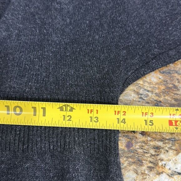 Vince Charcoal Gray Cashmere Half Sleeve V-neck Babydoll Sweater Size XS - Picture 6 of 7